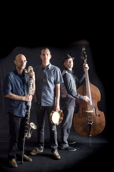 manoamanotrio3.jpg